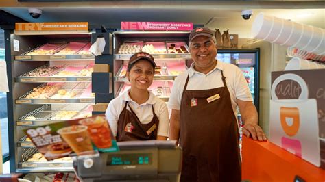 Weird Rules That Dunkin Donuts Workers Have To Follow