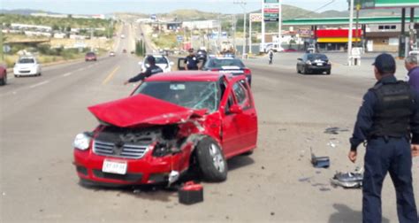 APARATOSO ACCIDENTE A LA SALIDA DE LA VÍA CORTA tribuna parral