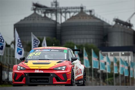 Galid Osman Toma Ponta No Fim E Lidera Primeiro Treino Do TCR South