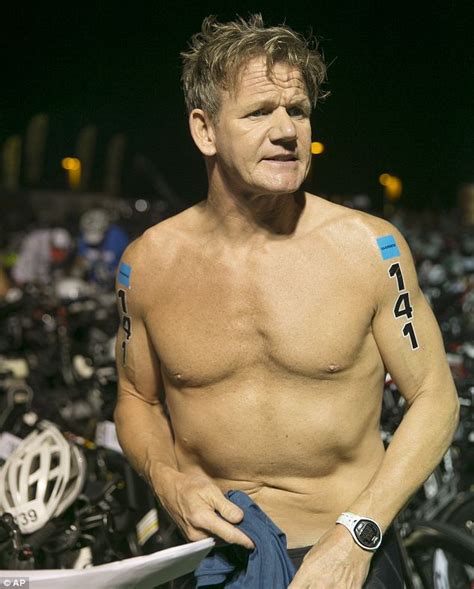 Gordon Ramsay Flexes Muscles In Ironman Race In Hawaii Daily Mail Online