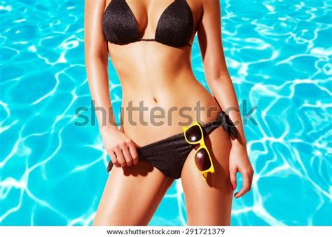 186 962 Bikini Sun Tanned Images Stock Photos Vectors Shutterstock