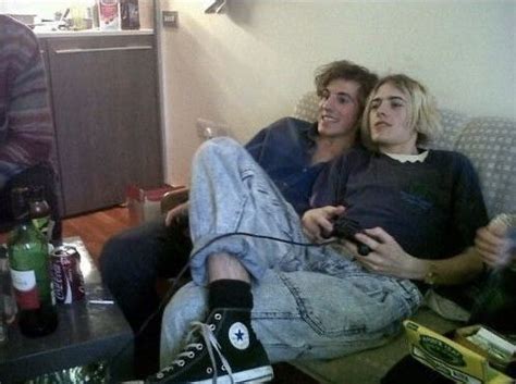 Pin By Sophia Bella On Aesthetic Pose Reference Cute Gay Couples Pose Reference Photo