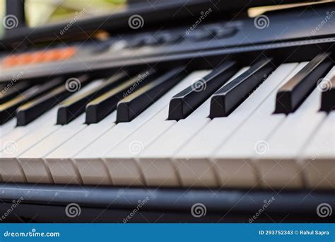 Vestimenta Das Teclas De Piano As Teclas Pretas E Brancas Do Piano E O