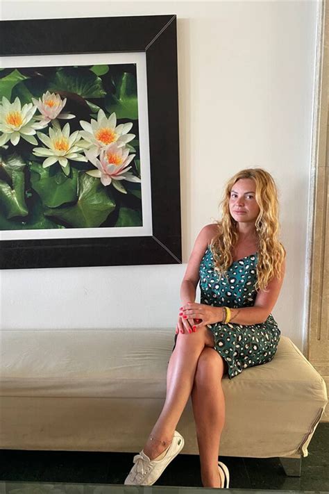 Beautiful Ksenia Y O From Tampa With Blonde Hair Id Ladadate