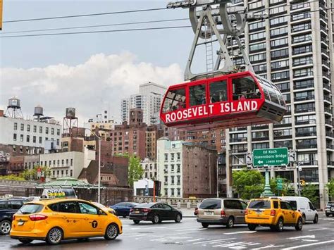 Roosevelt Island Tram ~ Hello, Big Apple