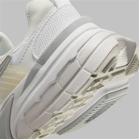 Nike V K Run Metallic Silver White Fd Sneakernews