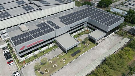 AHM Pasang Solar Panel 8 760 KWp PT Astra Honda Motor