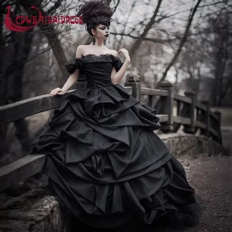 Plus Size Vintage Black Gothic Wedding Dresses 2017 Pleat Taffeta Off The Shoulder Tiered Ruched