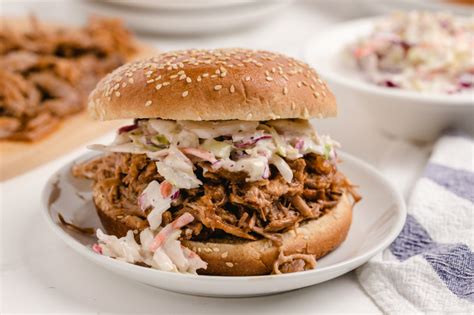 Carolina Pulled Pork Sandwiches - Recipe Boy