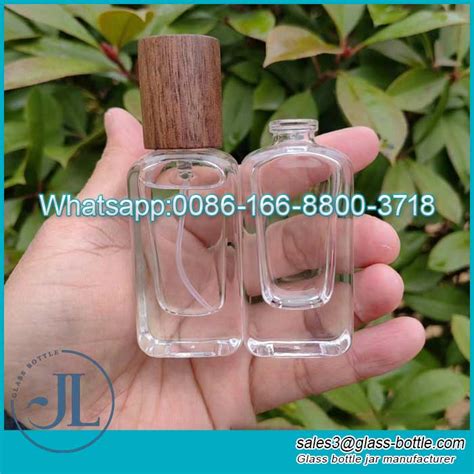 Custom Glass Perfume Bottle 15ml With Wooden Lids Supplier