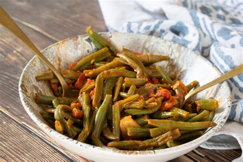 Lebanese Green Beans With Olive Oil Loubieh Bi Zeit