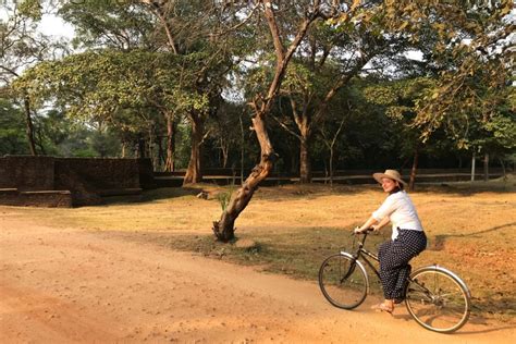 Cycle Through The Ancient Ruins Of Polonnaruwa We Love Cycling Magazine