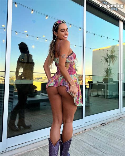 Sommer Ray Shows Off Her Sexy Booty 8 Photos Thefappening