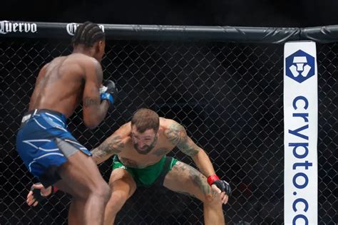 Kevin Holland S Impose Contre Michael Chiesa Par Soumission Au Premier