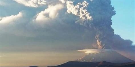 Perú emitirá alerta roja por erupción del volcán Ubinas El Informador