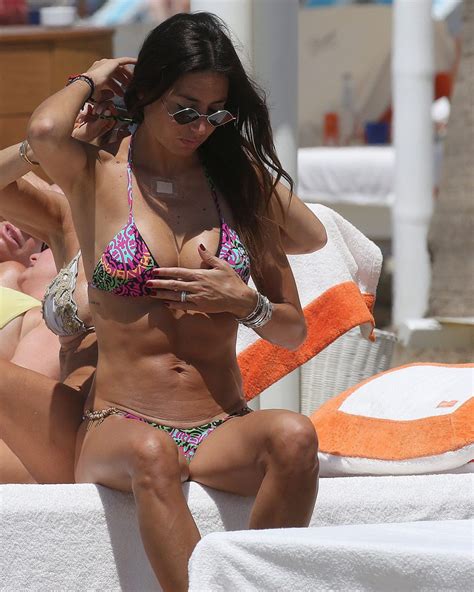 Elisabetta Gregoraci Shows Her Hot Body In Forte Dei Marmi Photos Thefappening