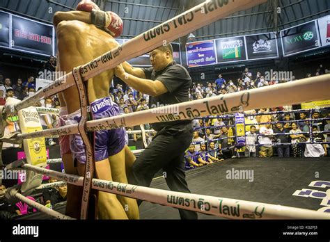 Muay Thai Boxers Fighting Bangkok Thailand Stock Photo Alamy