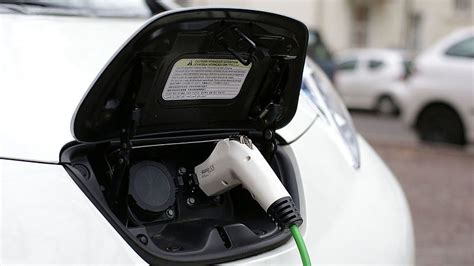 Landeshauptstadt fördert Ladeeinrichtungen für Elektroautos