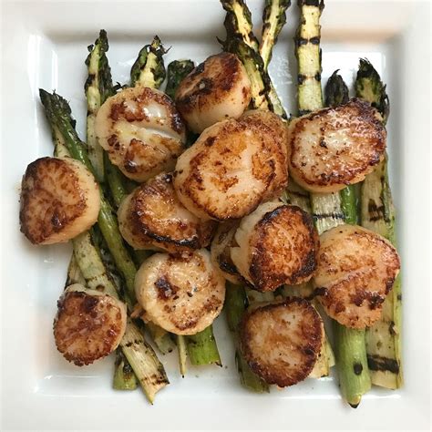 Cast Iron Scallops With Grilled Asparagus Scallop Recipes Easy