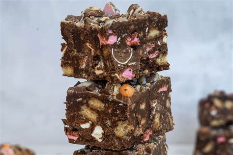 Gluten Free Creme Egg Cheesecake Recipe (No-Bake) for Easter