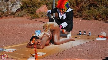 Lola B Gets Her Turkey Pussy Stuffed By Gibby The Clown On Thanksgiving XNXX