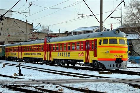 ЭР2-949 "Путеец-01", станция Пермь-II, 26 октября 2009. | Поезд ...