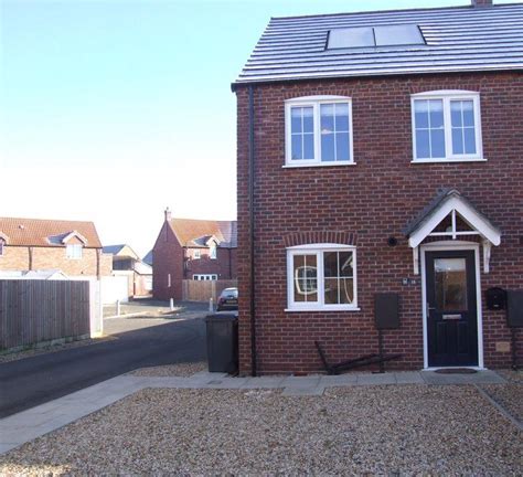 Cheviot Crescent Coningsby Lincoln 3 Bed Semi Detached House £