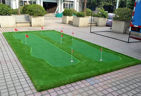 27 Golf Backyard Putting Green Ideas - Designing Idea