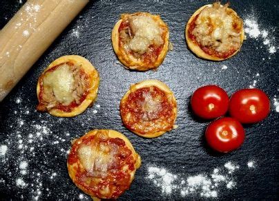 K Stliche Mini Pizzen Piccolinis Selbst Gemacht Thermomix Rezept