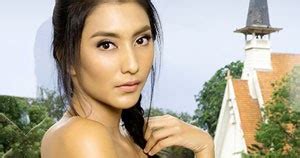 Tyas Mirasih Terlibat Prostitusi Foto Telanjang Tyas Mirasih Hot