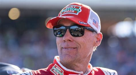 Strong showing at Phoenix sets Harvick up for finale | NASCAR