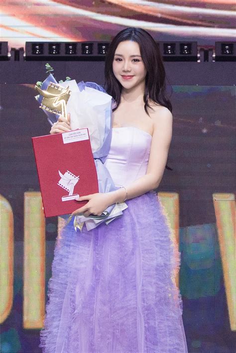 Quỳnh Kool Từ hot girl phim chiếu mạng đến cúp Cánh Diều Vàng Saostar vn