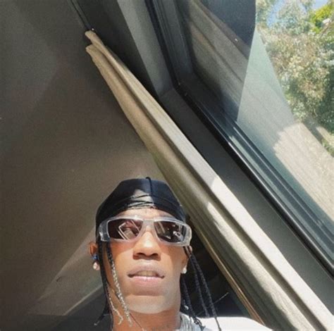 Instagram Shy M En Bikini Selfie M Re Fille Pour Les Crawford T L Loisirs