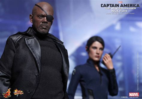 Capitán América El Soldado de Invierno Nick Fury Hot Toys