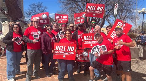 Pueblo postal workers say 'Hell No' to Trump privatization plans