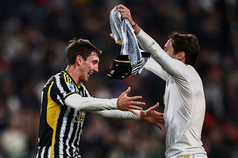 La Juventus Simpose Contre Lhellas Verona Dans Les Derniers Instants