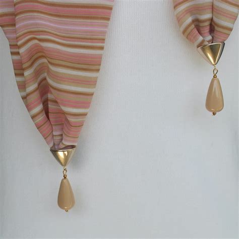 Lenço Nude Listradinho Pingente nas Pontas Elo