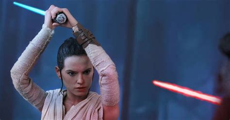 Hot Toys Star Wars Rey Figure Gets An Upgrade With A Lightsaber