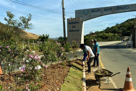 Prefeitura De Tr S Rios Revitaliza Pra As E Canteiros Do Munic Pio Tvc