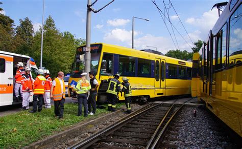 Zwei Verletzte Nach Stadtbahnunfall In Stuttgart Gmx