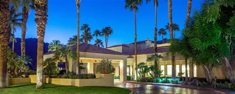 Hotels near Palm Springs Airport | Courtyard Palm Springs