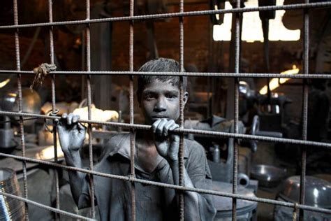 Au Bangladesh Un Photographe Documente Le Travail Des Enfants Newsly