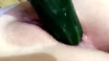 Stretching Wet Pussy With Cucumber XVIDEOS