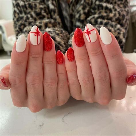 50 Christmas Nail Design Ideas To Show Off Your Holiday Spirit