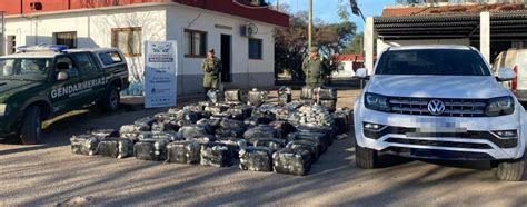 Secuestran M S De Una Tonelada De Hojas De Coca