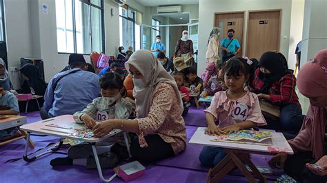 Rs Sumber Kasih Asah Kemampuan Motorik Anak Dengan Perlombaan Menyusun