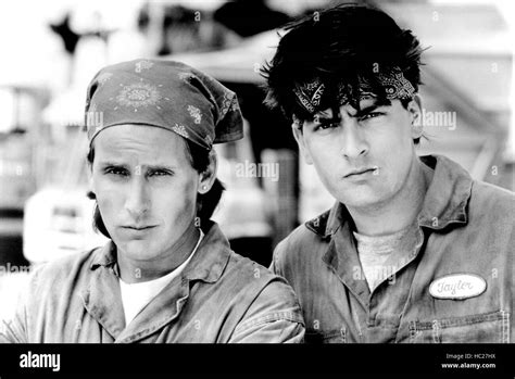 Men At Work Von Links Emilio Estevez Charlie Sheen 1990 © Triumph