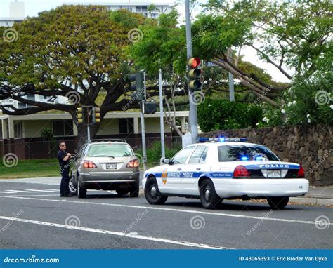 Honolulu Police Department Police Officer Pulls Over SUV Car on ...