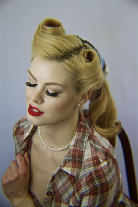 Victory Rolls For A Vintage Shoot Blonde Bombshell Victory Rolls Fun At Work Bombshells