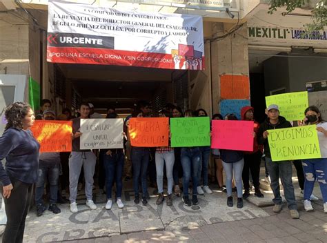 Se mantiene por segundo día la protesta de alumnos del colegio superior